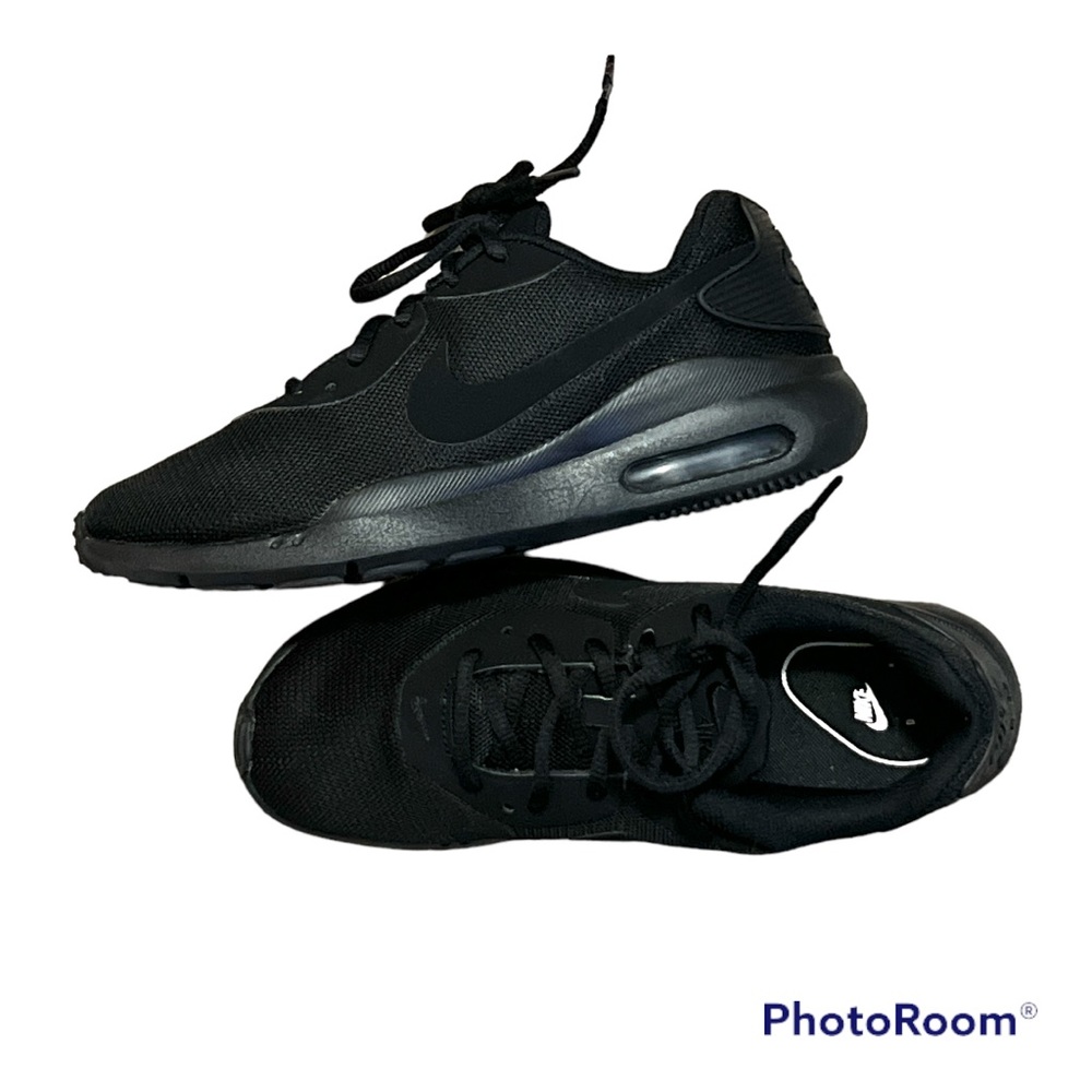 NIKE WOMEN'S AIR MAX OKETO SNEAKER, BLACK size 8